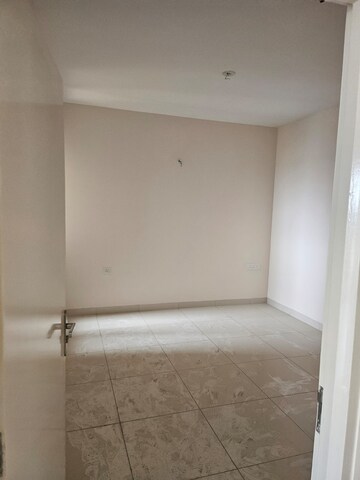 Room in 2 BHK Apartment at Salarpuria Sattva Exotic, Kogilu – for Rent