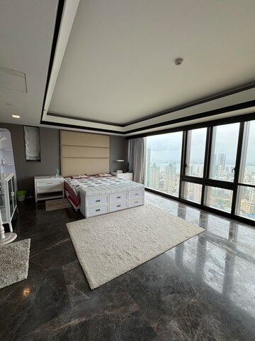 Room in 4 BHK Apartment at Lodha Trump Tower, Worli – for Rent