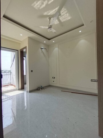 Room in 2 BHK Builder Floor at Chattarpur – for Rent