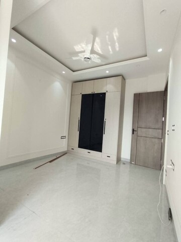 Room in 2 BHK Builder Floor at Chattarpur – for Rent