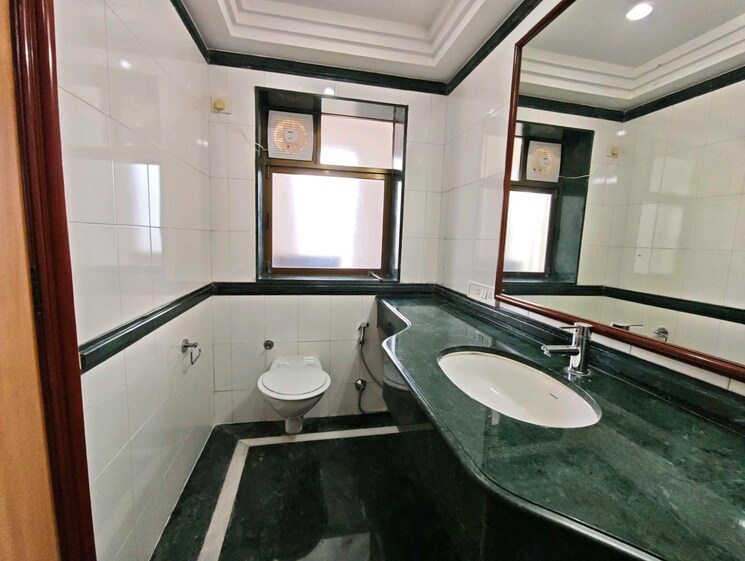 Attached Bathroom, prabhadevi-chs 4 Bedroom 2100 Sq.Ft. Apartment In Prabhadevi Mumbai 9104332
