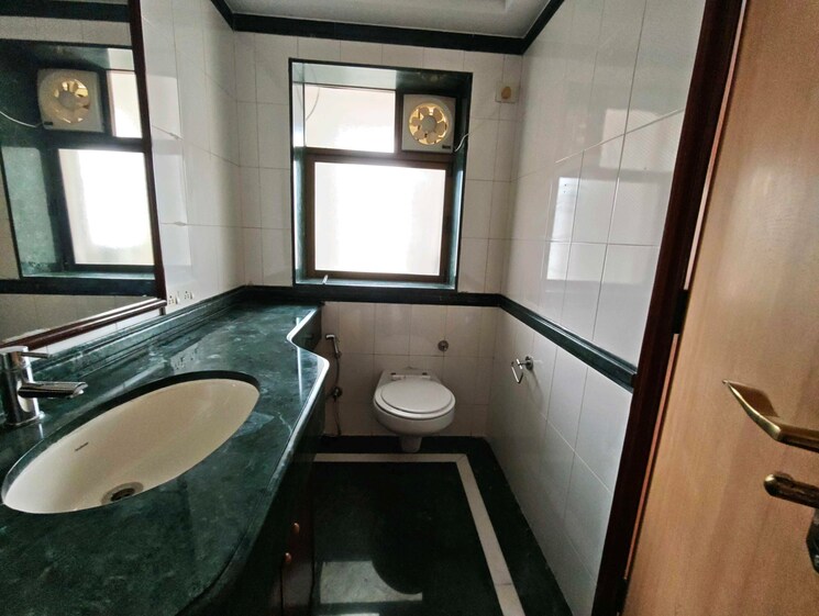 Attached Bathroom, prabhadevi-chs 4 Bedroom 2100 Sq.Ft. Apartment In Prabhadevi Mumbai 9104332