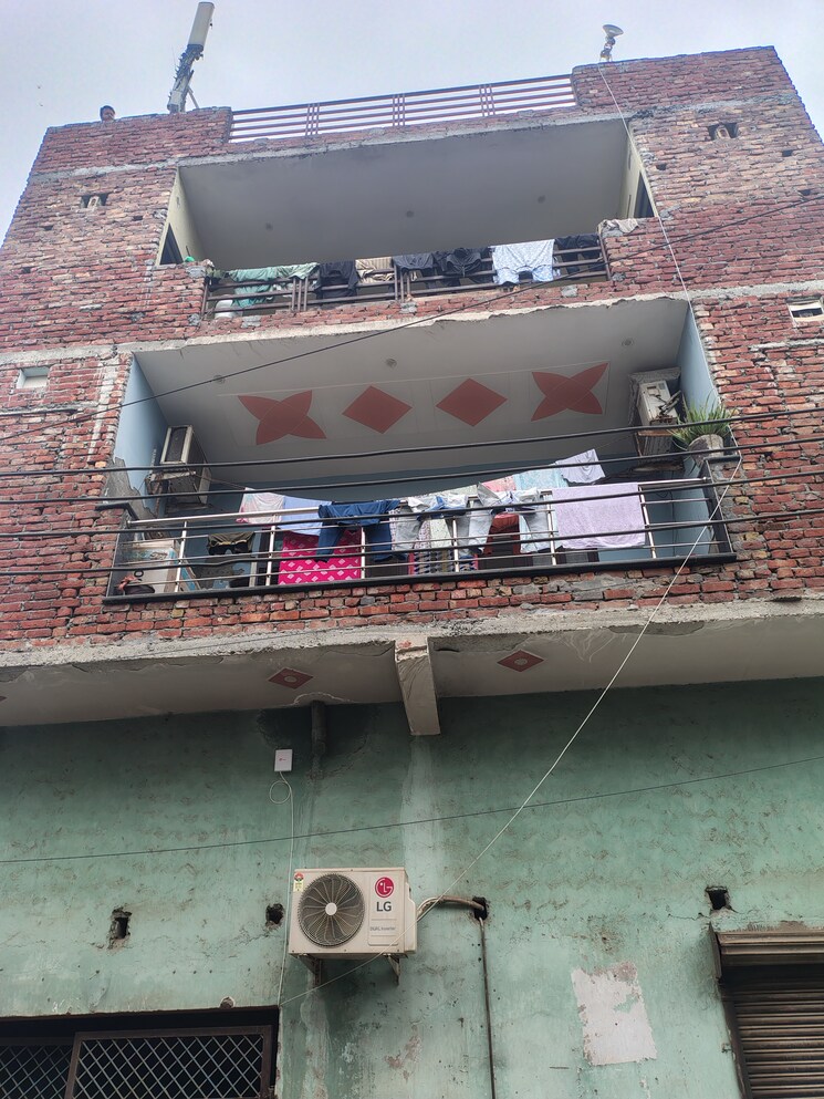 undefined, jiwan colony 6+ Bedroom 210 Sq.Yd. Independent House In Jiwan Colony Faridabad 9104349