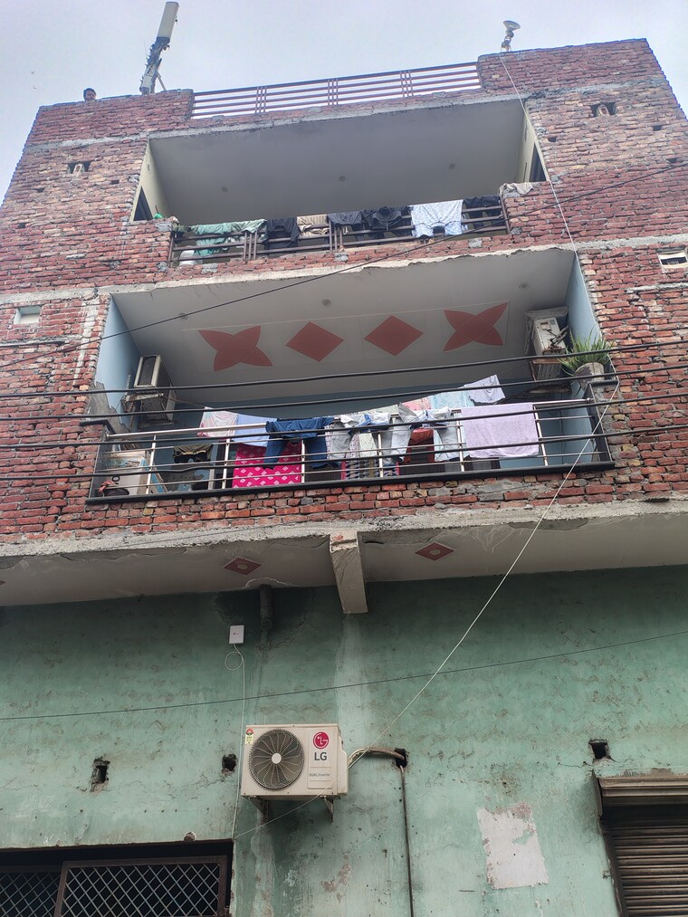 undefined, jiwan colony 6+ Bedroom 210 Sq.Yd. Independent House In Jiwan Colony Faridabad 9104349