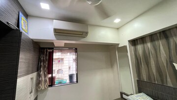 Room in 1 BHK Apartment at Andheri Green Field Towers, Jogeshwari East – for Rent