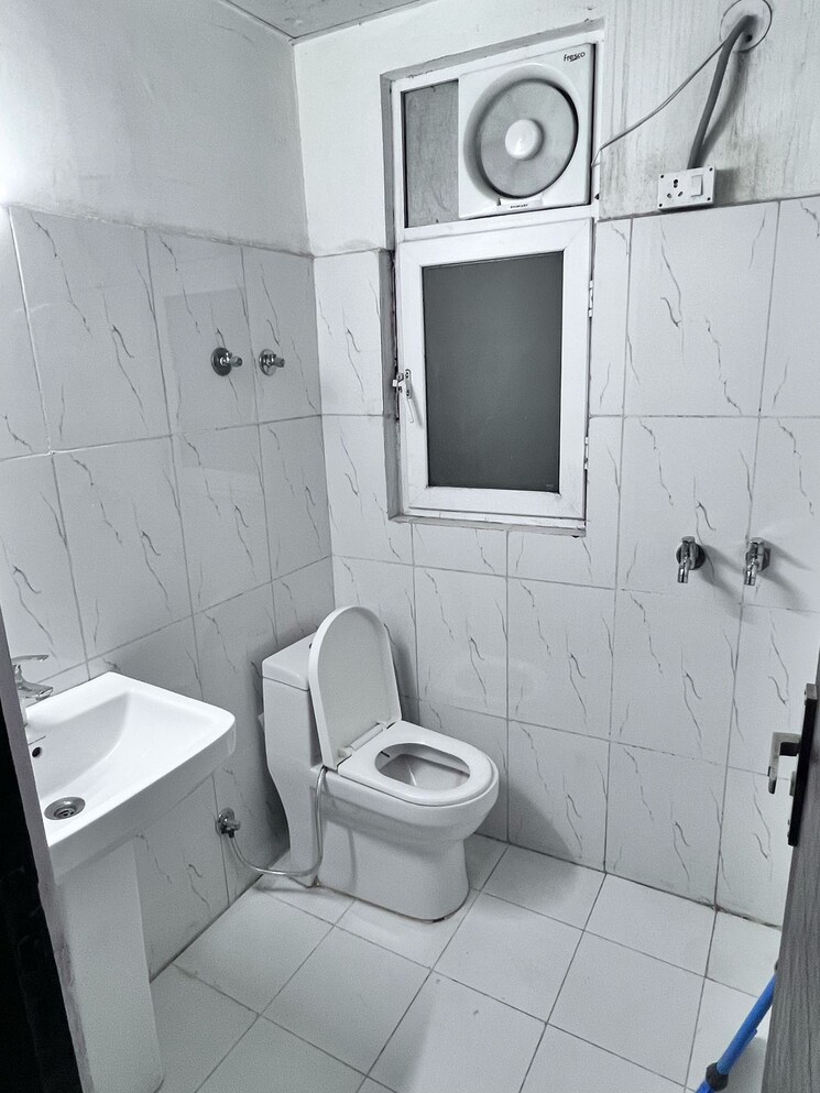 Bathroom, ace-golfshire 3.5 Bedroom 2190 Sq.Ft. Apartment In Sector 150 Noida 9104488
