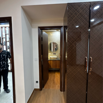 Furnished Amenities in 4 BHK Builder Floor at Sector 28 – for Rent