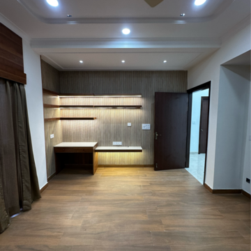 Parking in 4 BHK Builder Floor at Sector 28 – for Rent