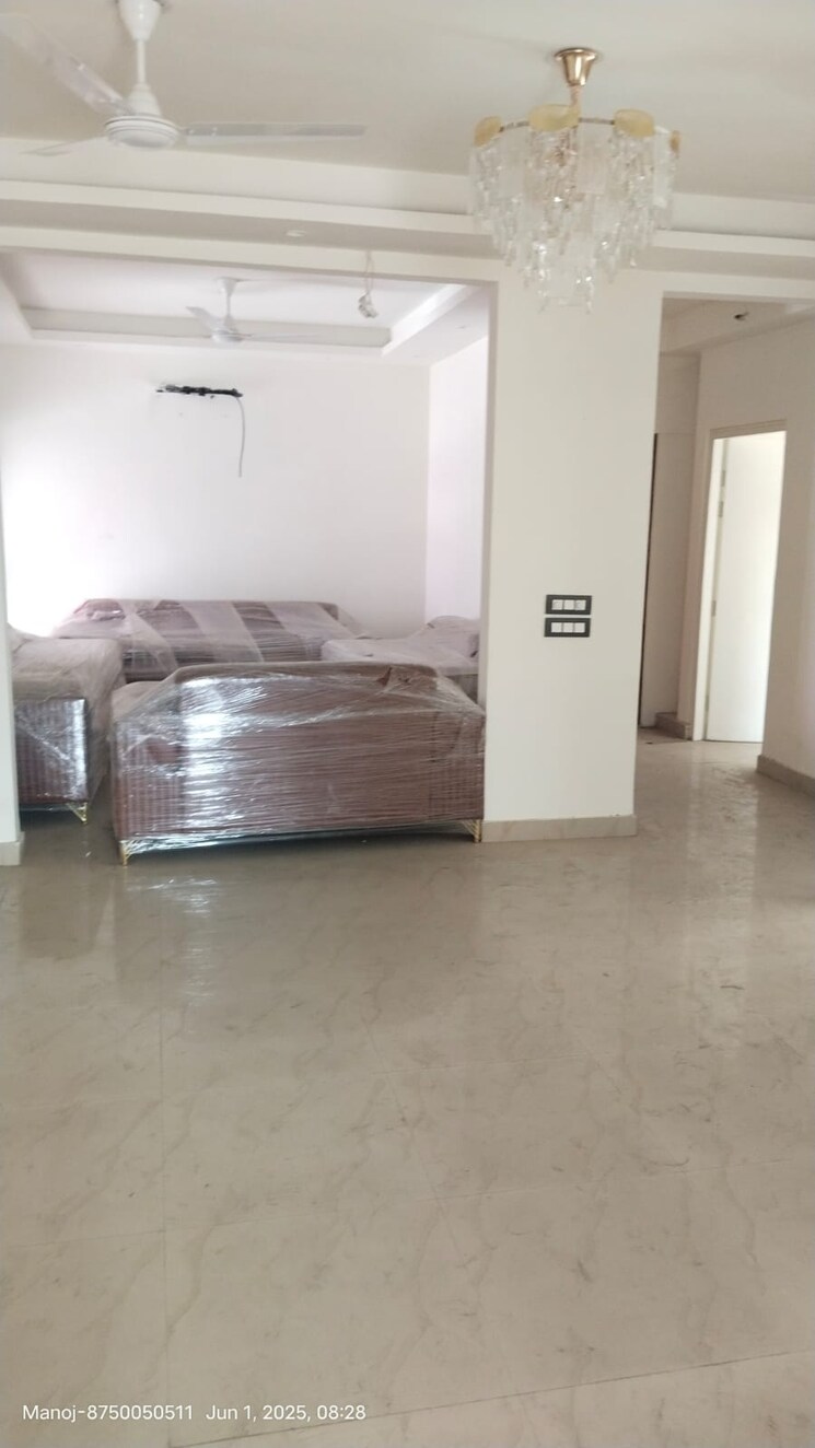 Room, upavp-ganga-yamuna-and-hindon-enclave 3.5 Bedroom 1850 Sq.Ft. Apartment In Pratap Vihar Ghaziabad 9104552