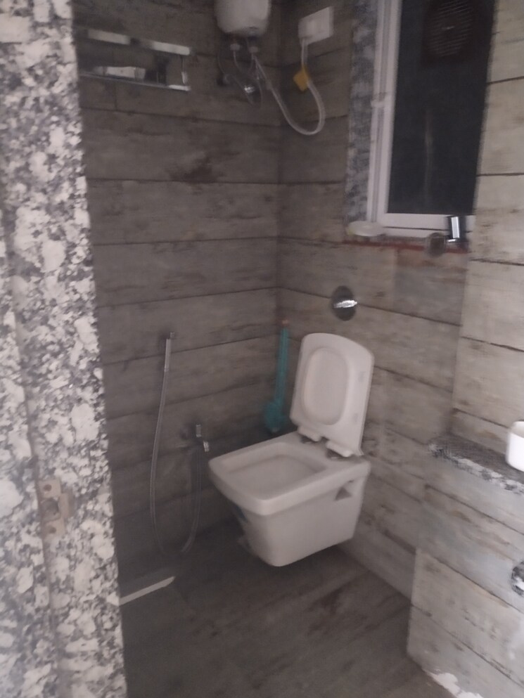 Bathroom, kurla east 2 Bedroom 600 Sq.Ft. Apartment In Kurla East Mumbai 9104564