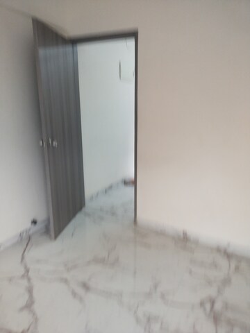 Room in 2 BHK Apartment at Kurla East – for Rent