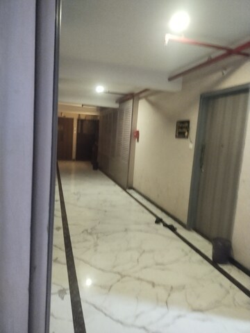 Room in 2 BHK Apartment at Kurla East – for Rent