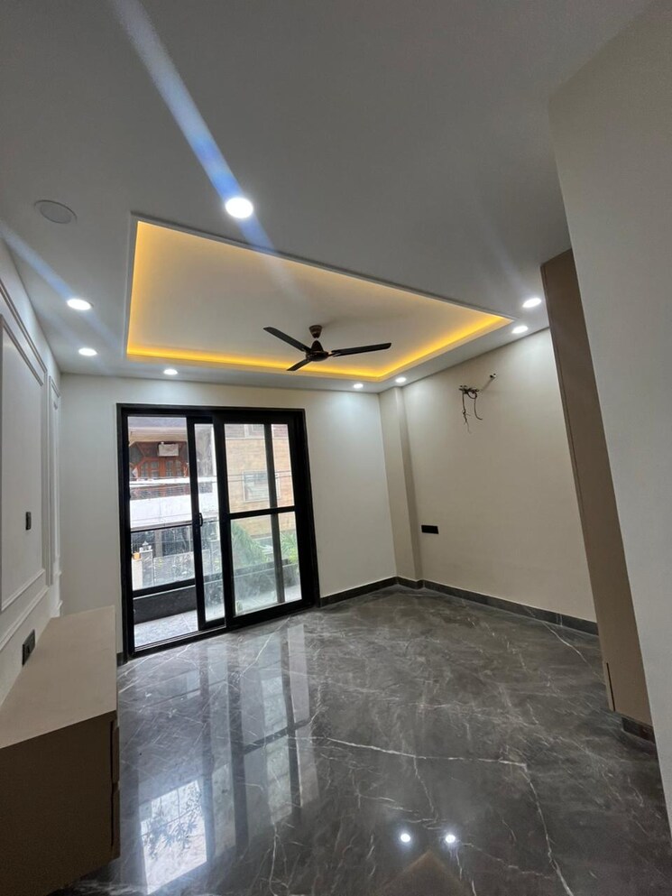 Room, sunder-apartment 3 Bedroom 1350 Sq.Ft. Apartment In Paschim Vihar Delhi 9104571