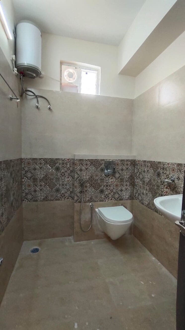 Bathroom, begumpet 3 Bedroom 1900 Sq.Ft. Apartment In Begumpet Hyderabad 9104579