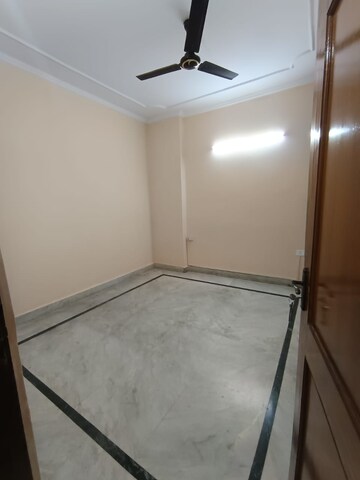 Room in 2 BHK Apartment at Mayur Bagh Apartments, Paschim Vihar – for Rent