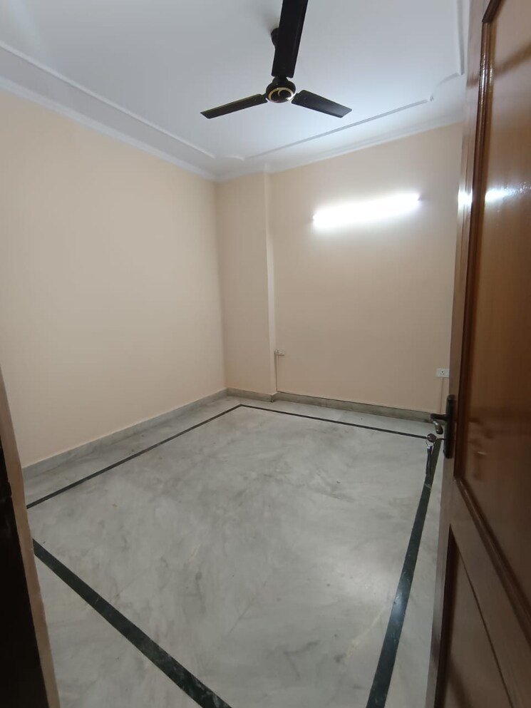 Room, mayur-bagh-apartments 2 Bedroom 850 Sq.Ft. Apartment In Paschim Vihar Delhi 9104590