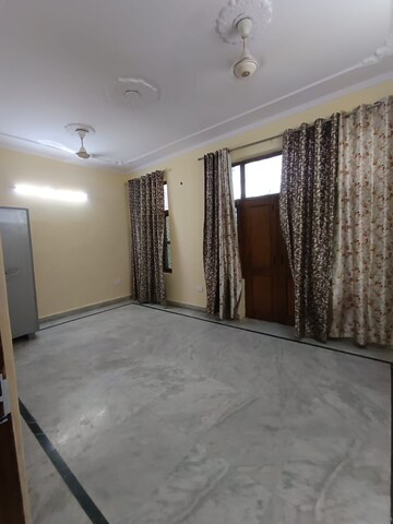Room in 2 BHK Apartment at Mayur Bagh Apartments, Paschim Vihar – for Rent