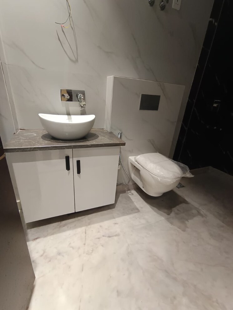 Attached Bathroom, triveni-apartments-cghs 2 Bedroom 900 Sq.Ft. Apartment In Paschim Vihar Delhi 9104604