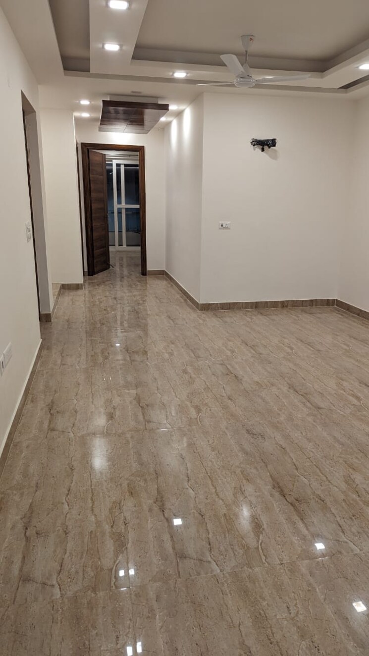 Room, amolik-residency 3 Bedroom 170 Sq.Yd. Builder Floor In Sector 86 Faridabad 9104619