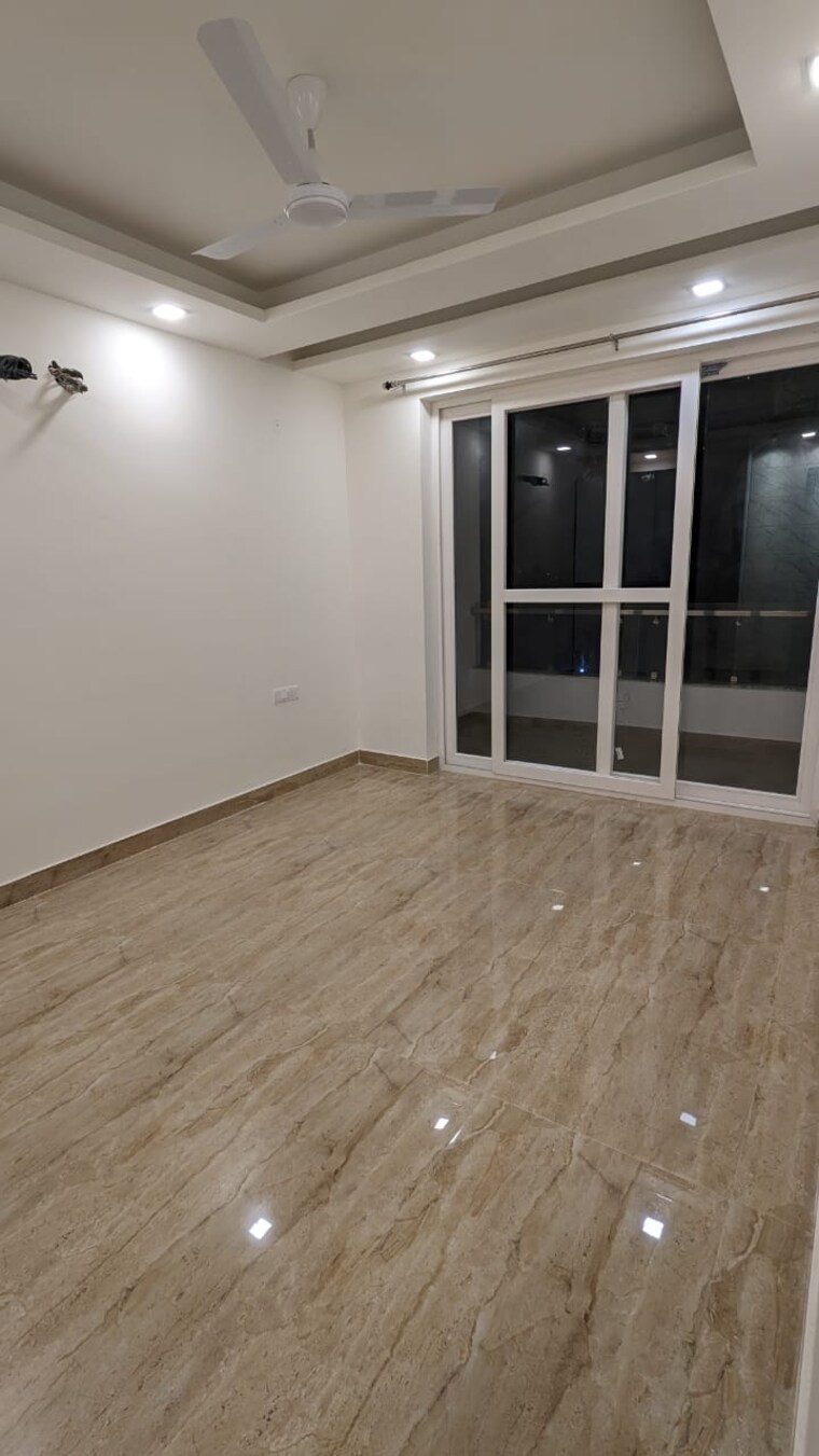 Room, amolik-residency 3 Bedroom 170 Sq.Yd. Builder Floor In Sector 86 Faridabad 9104619