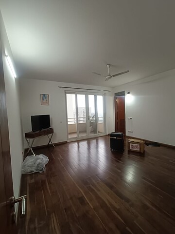 Room in 5 BHK Apartment at Emaar The Vilas, Sector 25 – for Rent