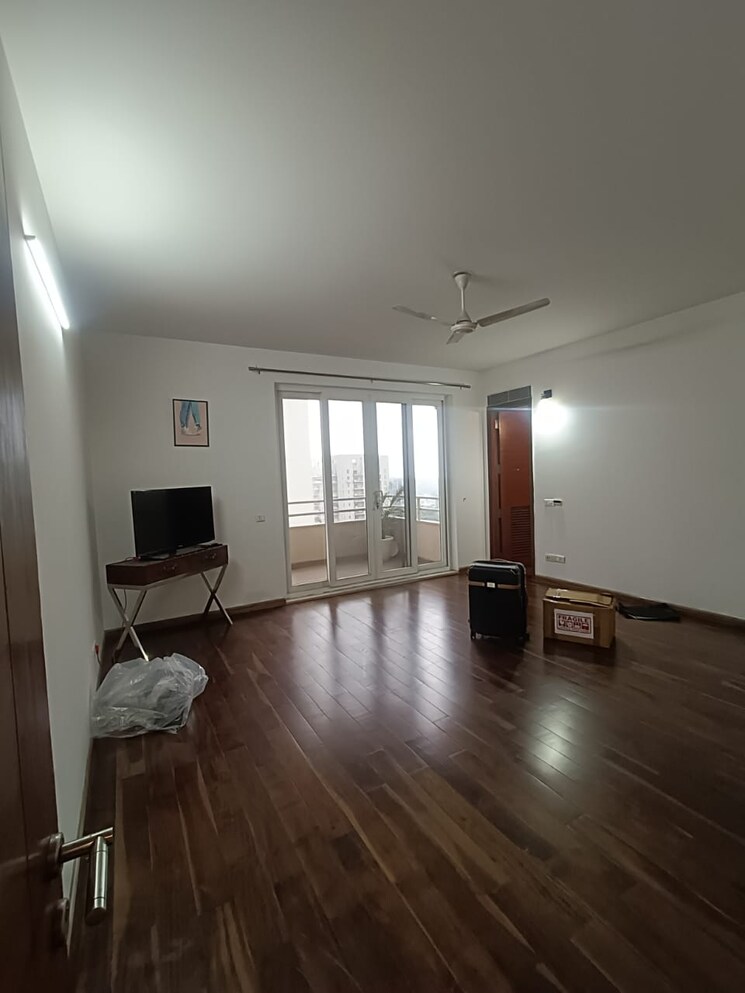 Room, emaar-the-vilas 5 Bedroom 4600 Sq.Ft. Apartment In Sector 25 Gurgaon 9104641