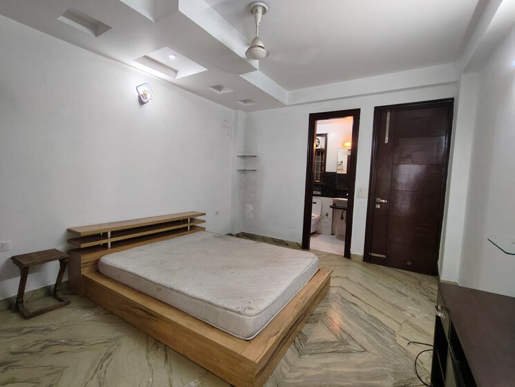 Room, freedom fighters enclave 4 Bedroom 2000 Sq.Ft. Builder Floor In Freedom Fighters Enclave Delhi 9104634