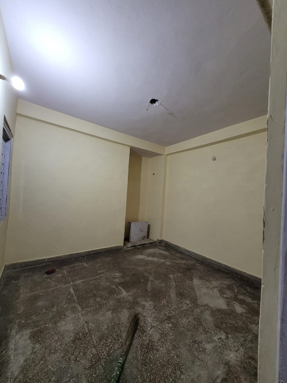 2 BHK + Pooja Room Apartment For Sale in RWA Pocket R Dilshad Garden