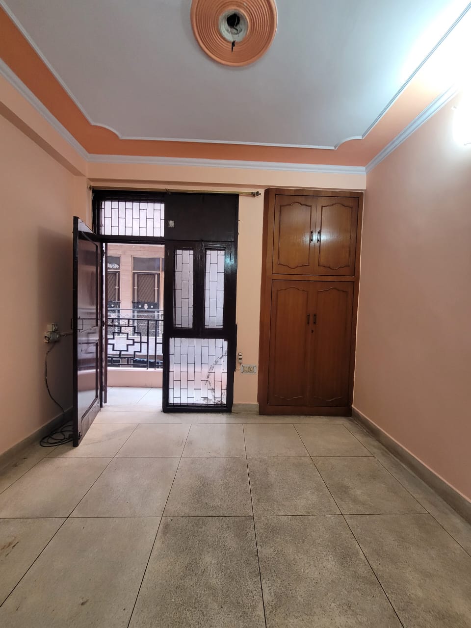 2 BHK Apartment For Sale in RWA Pocket R Dilshad Garden