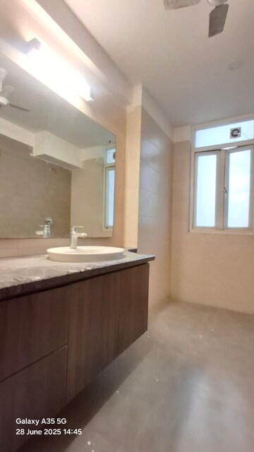 Room in 3.5 BHK Apartment at AEZ Aloha, Sector 57 – for Rent