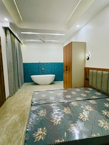 Bedroom in 1 BHK Builder Floor at Sector 46 – for Rent