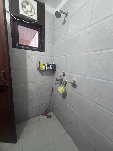 Bathroom in 1 BHK Builder Floor at Sector 46 – for Rent