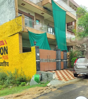 6+ BHK Independent House For Sale in Sector 56