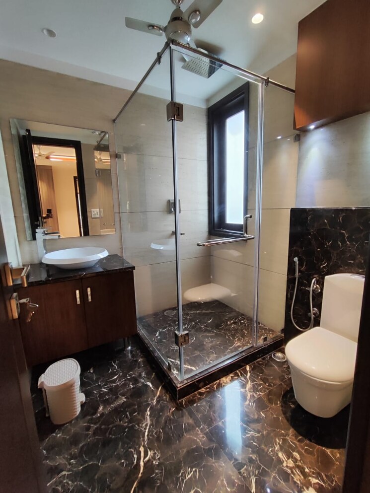 Bathroom, greater kailash ii 4 Bedroom 3450 Sq.Ft. Builder Floor In Greater Kailash ii Delhi 9104764