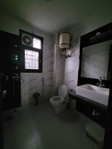 Attached Bathroom in 3 BHK Independent House at Dwarka 13, Dilshad Garden – for Sale