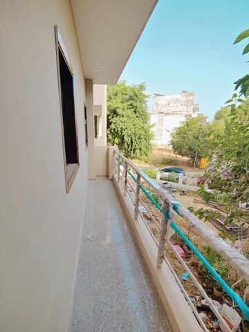 Balcony in 2 BHK Builder Floor at Sector 38 – for Rent