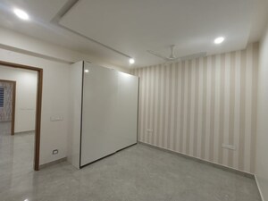 Room in 3 BHK Apartment at Vidhya Nagar – for Sale