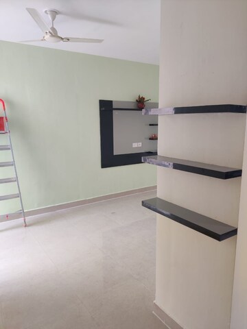 Room in 2 BHK Apartment at Signature Global Prime, Sector 63a – for Rent