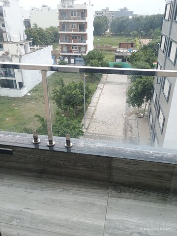 Balcony in 3 BHK Builder Floor at BPTP Amstoria, Sector 102 – for Rent