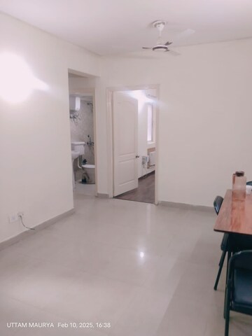 Room in 2 BHK Apartment at Paras Seasons, Sector 168 – for Rent