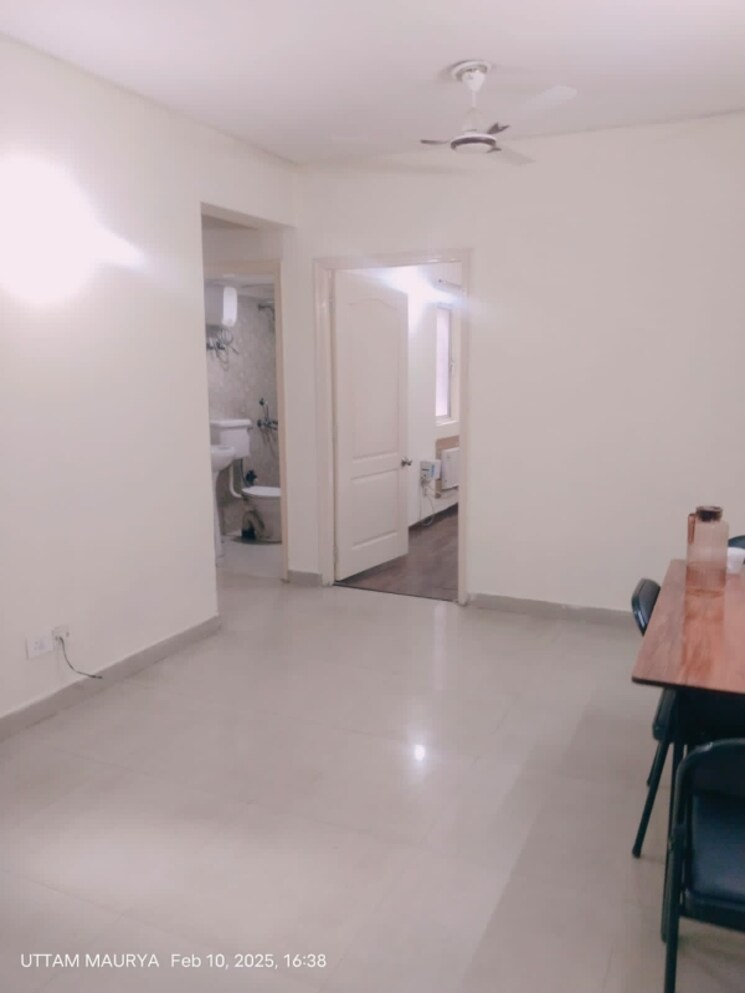 Room, paras-seasons 2 Bedroom 795 Sq.Ft. Apartment In Sector 168 Noida 9104819