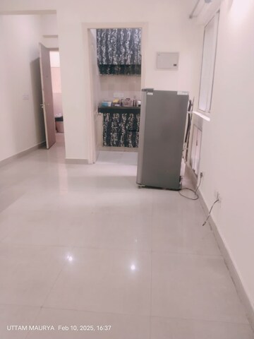 Room in 2 BHK Apartment at Paras Seasons, Sector 168 – for Rent