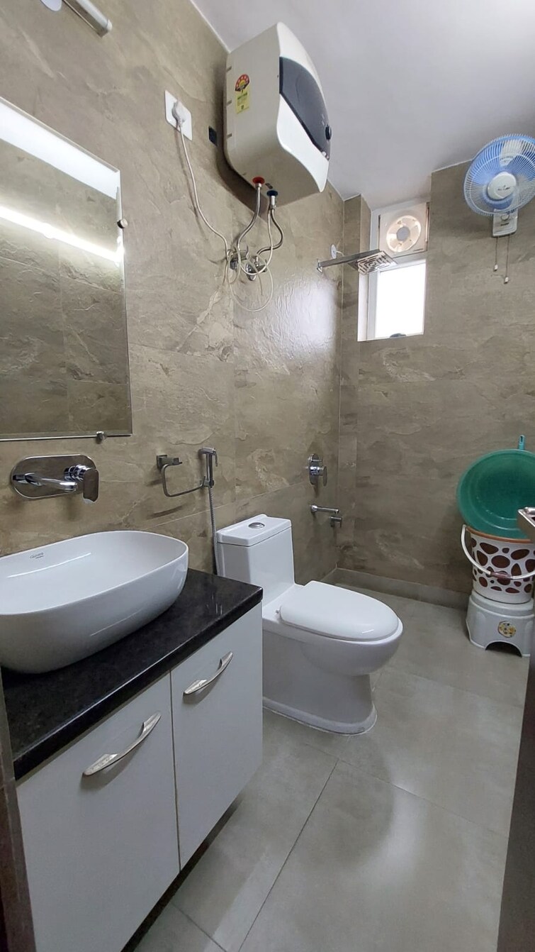 Bathroom, triveni-apartments-cghs 2 Bedroom 900 Sq.Ft. Apartment In Paschim Vihar Delhi 9104816