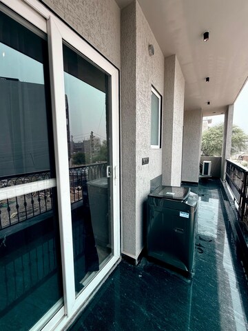 1 BHK Builder Floor For Rent in Sector 52a