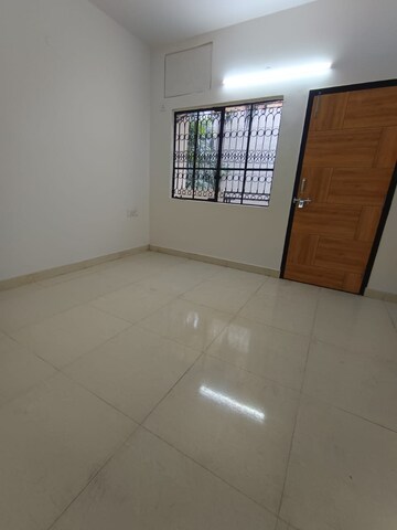 Room in 3 BHK Apartment at Anuradha Apartments CGHS, Paschim Vihar – for Rent
