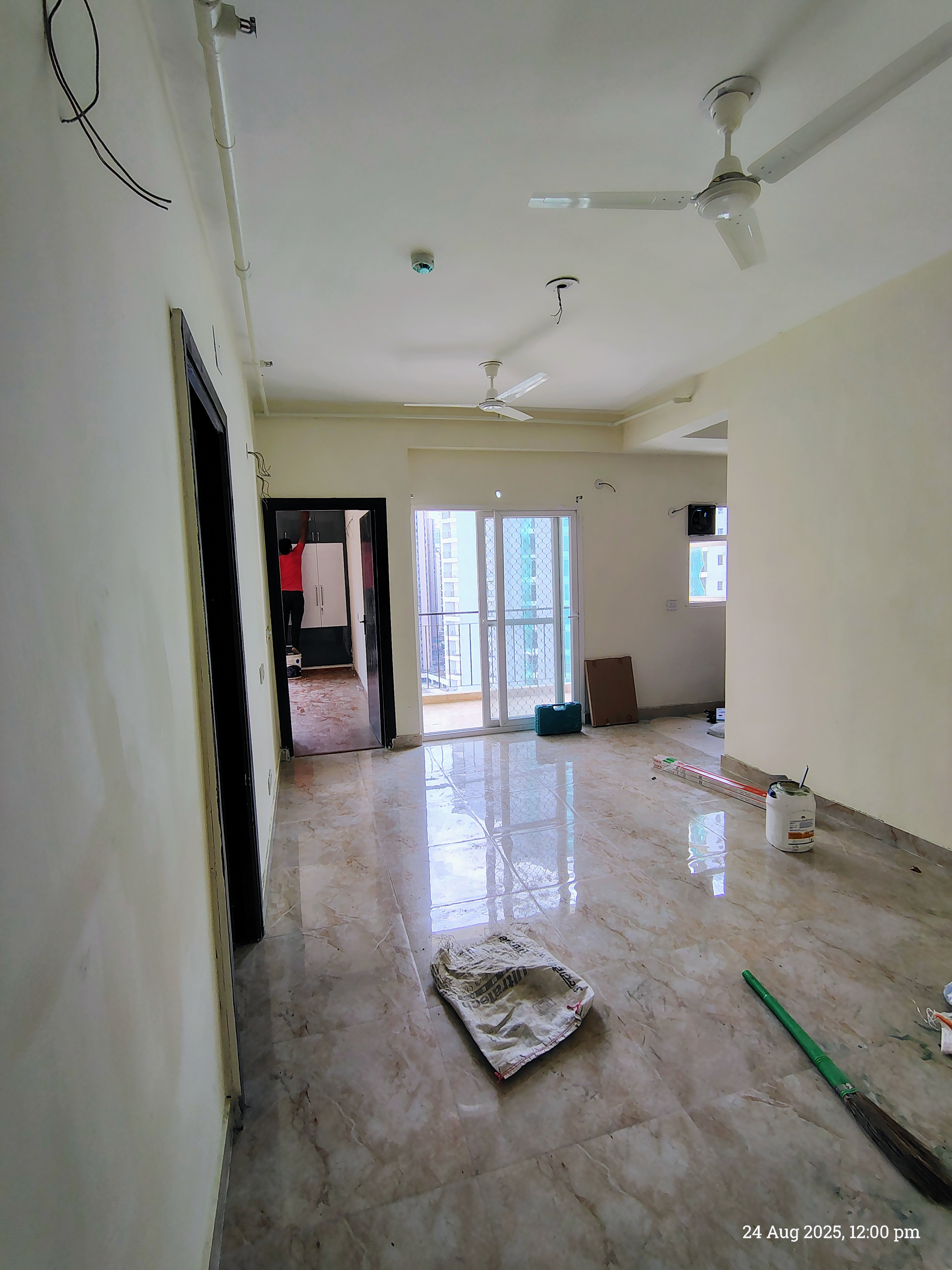 2 BHK Apartment For Rent in Amrapali Enchante