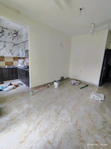 Room in 2 BHK Apartment at Amrapali Enchante, Tech Zone 4 Greater Noida – for Rent