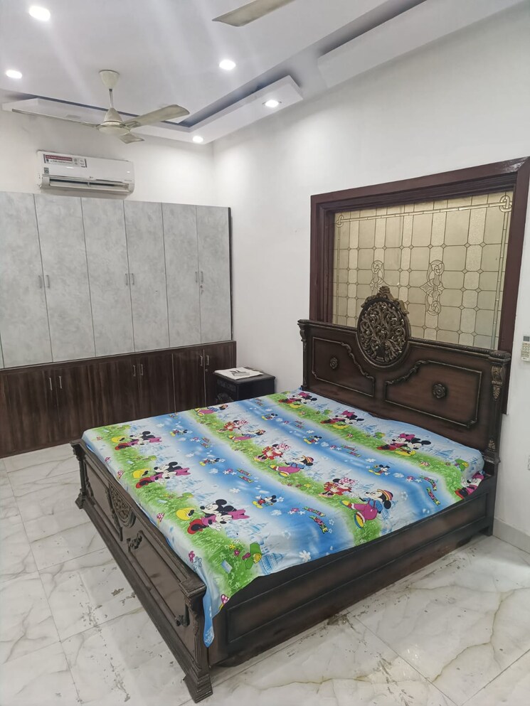 Bedroom, navbharat-apartments 2.5 Bedroom 1300 Sq.Ft. Apartment In Paschim Vihar Delhi 9104946