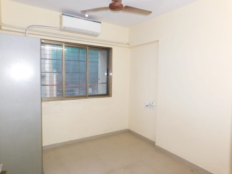 Room, riddhi-gardens-chs 1 Bedroom 400 Sq.Ft. Apartment In Malad East Mumbai 9104964
