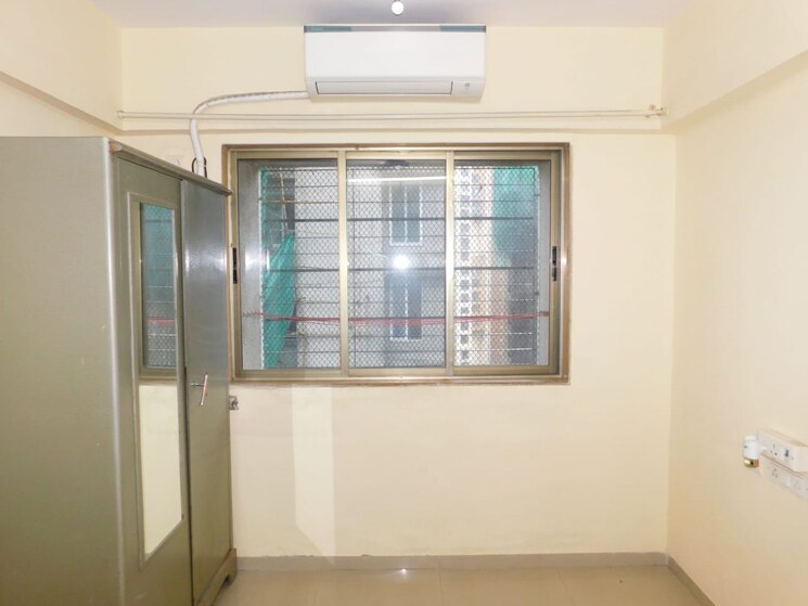 Room, riddhi-gardens-chs 1 Bedroom 400 Sq.Ft. Apartment In Malad East Mumbai 9104964